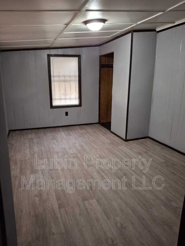 2135 Clifton Ave - Photo 4 of 7