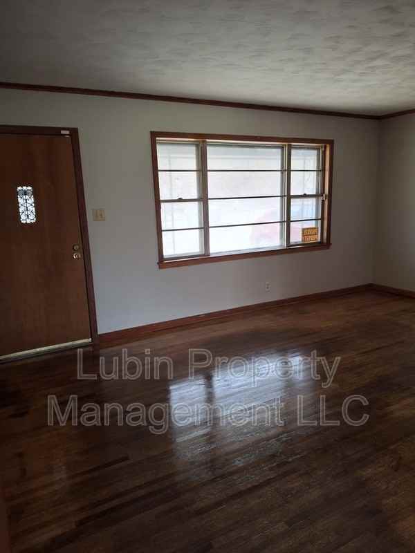 2135 Clifton Ave - Photo 7 of 7