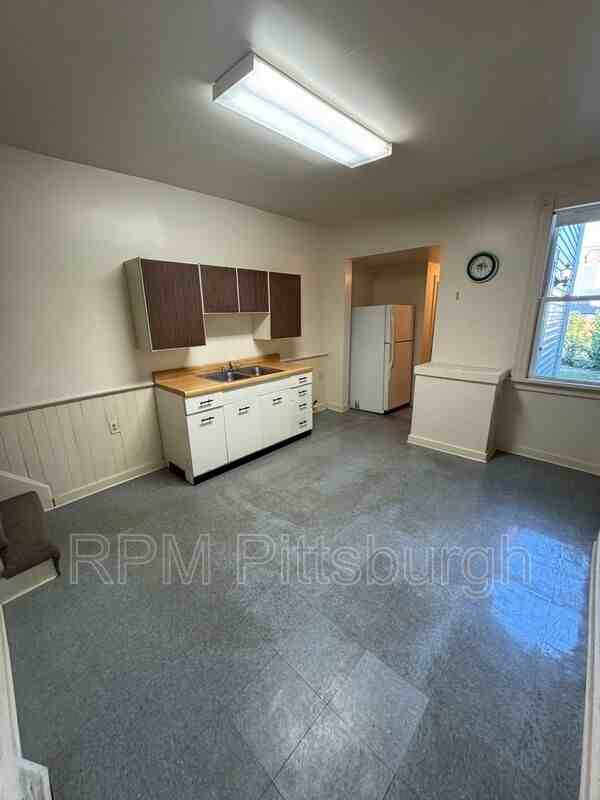 120 Earl Street - Photo 3 of 11