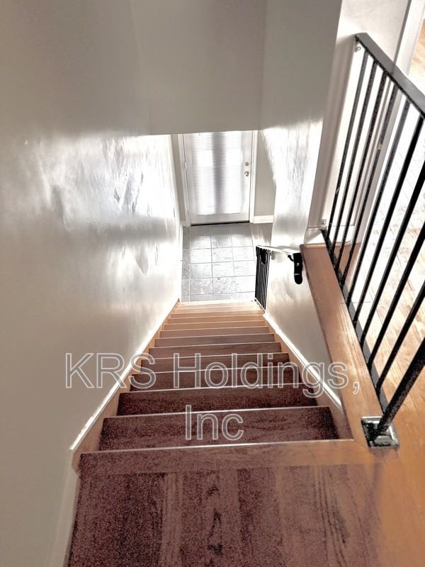 5208 Goolsby Ct - Photo 4 of 9