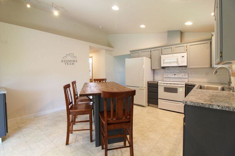 7712 Thetis Dr - Photo 4 of 11