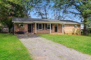 1141 Carolina Cir - Photo 1 of 1