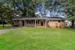 1141 Carolina Cir - Photo 1 of 1