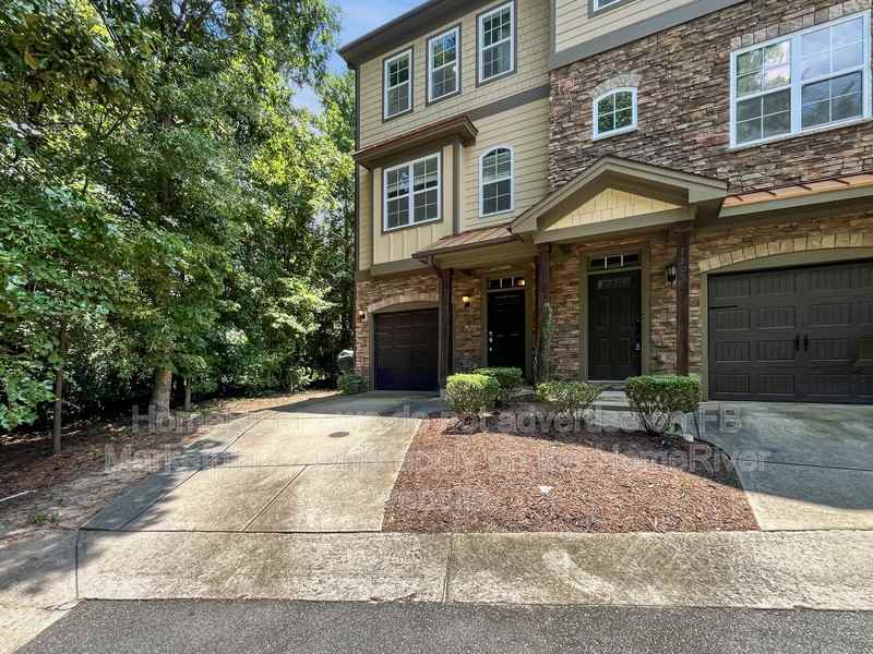 7903 Dukes Dynasty Dr - Photo 3 of 21