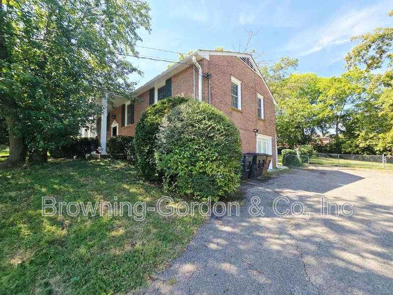 927 Neuhoff Ln - Photo 2 of 31