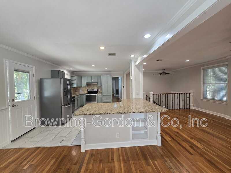 927 Neuhoff Ln - Photo 6 of 31