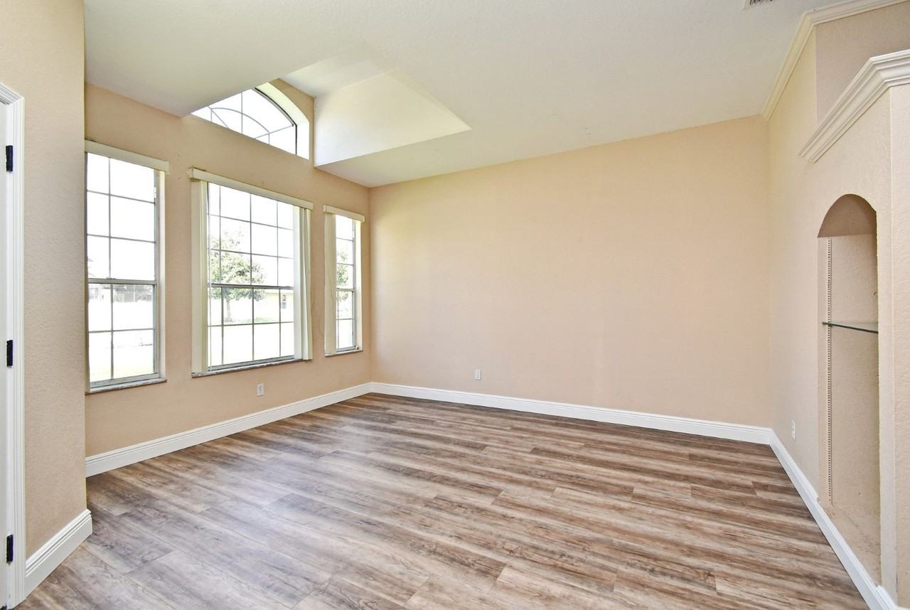 12420 Willcox Ct - Photo 4 of 20