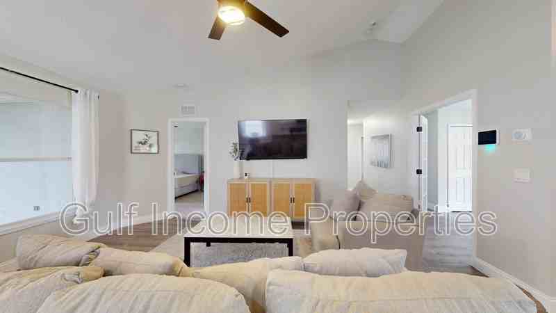 4026 Banbury Cir - Photo 4 of 27