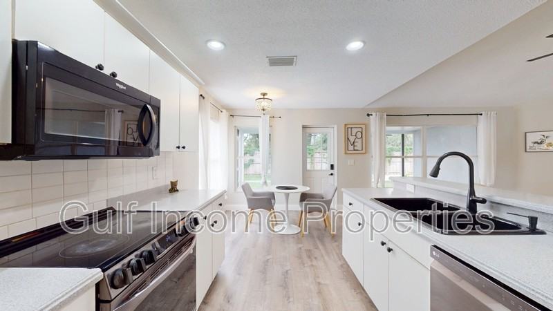 4026 Banbury Cir - Photo 5 of 27