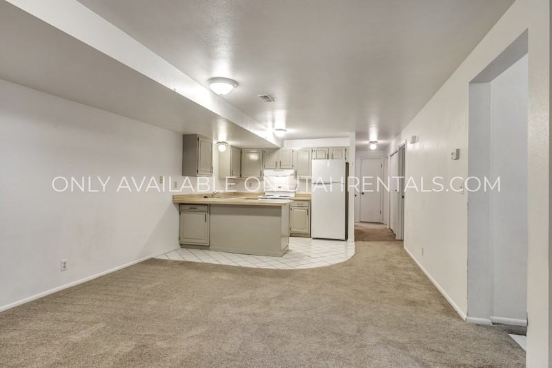 1760 Willowbrook Dr #LEFT - Photo 2 of 15
