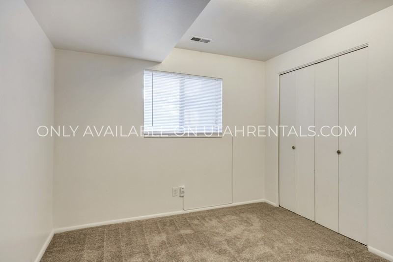 1760 Willowbrook Dr #LEFT - Photo 7 of 15