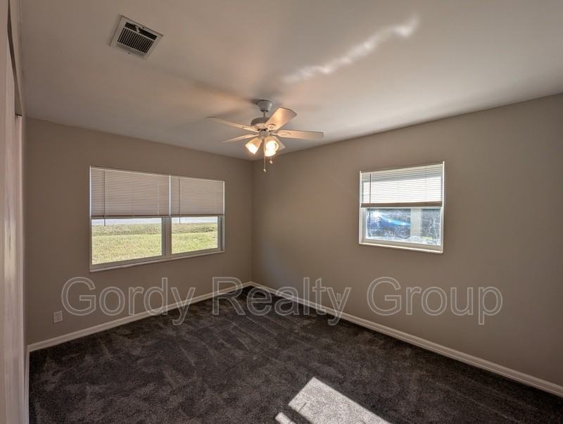 3037 Noland St - Photo 4 of 11