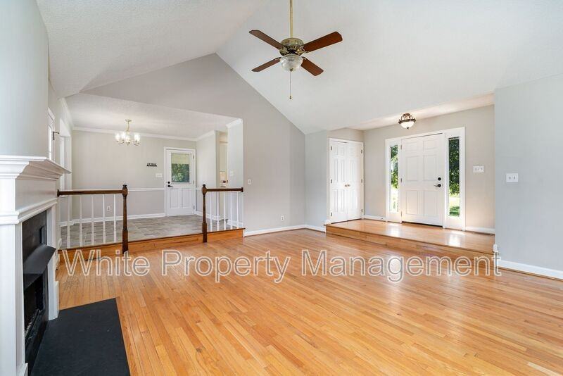 15716 Youngblood Rd - Photo 2 of 25