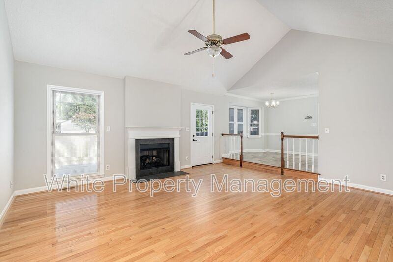 15716 Youngblood Rd - Photo 4 of 25