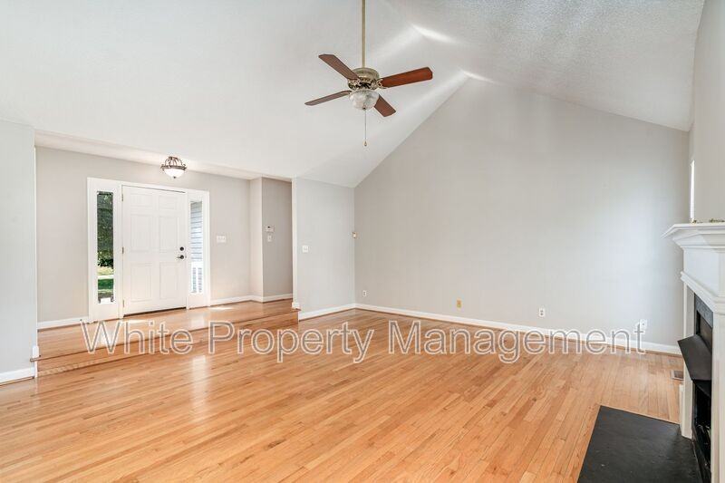 15716 Youngblood Rd - Photo 5 of 25