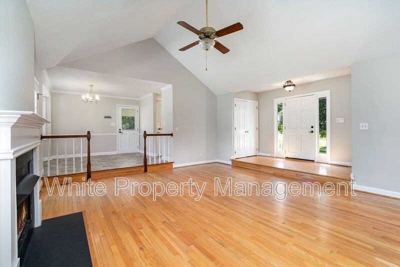 15716 Youngblood Rd - Photo 6 of 25