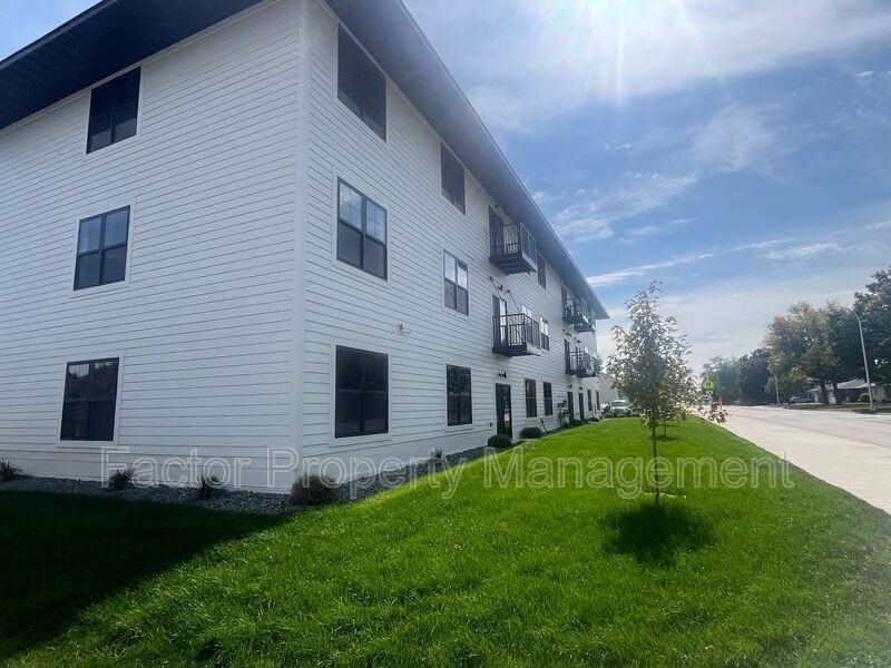 1300 Warren St #203 - Photo 4 of 16