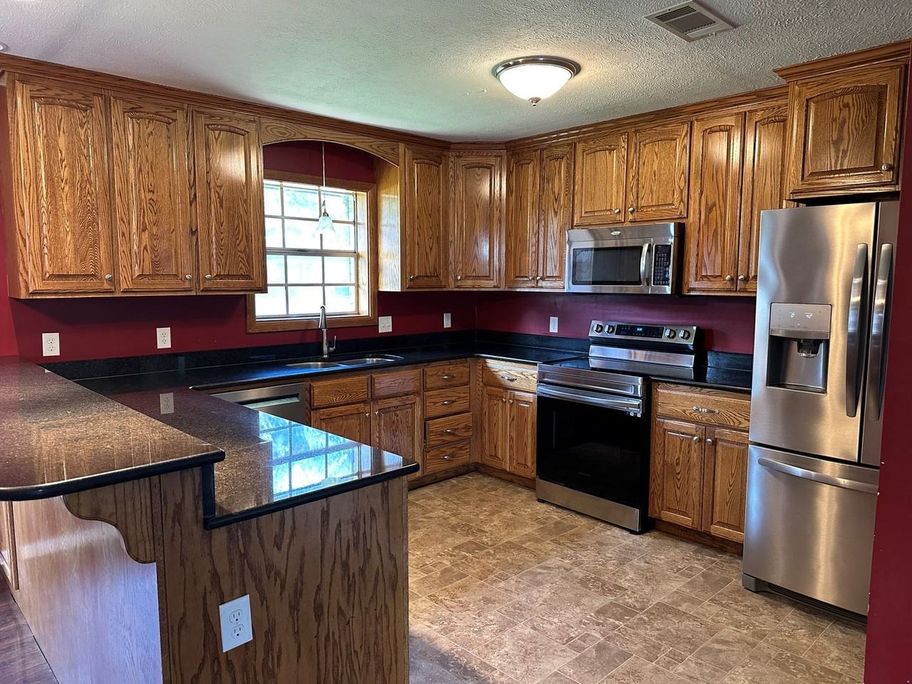 717 Terra Ave - Photo 2 of 8