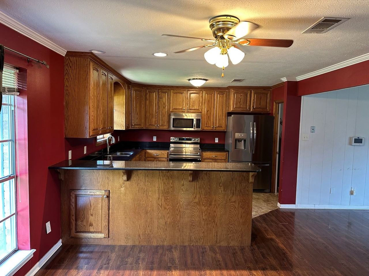 717 Terra Ave - Photo 3 of 8