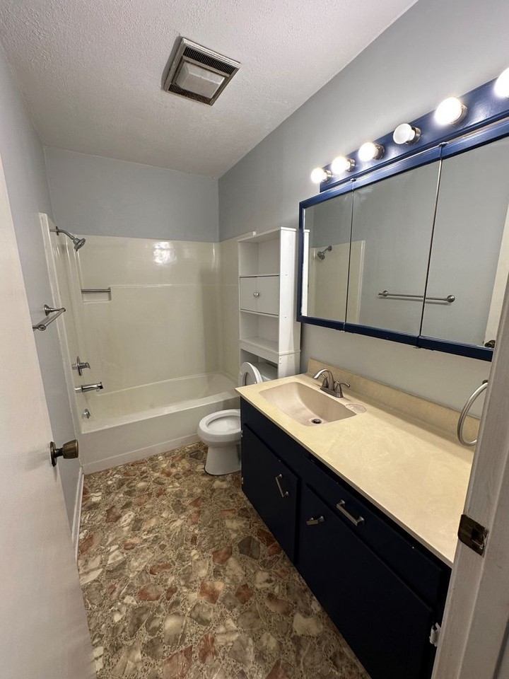 717 Terra Ave - Photo 6 of 8
