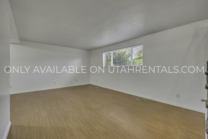 234 W Foxbridge Dr - Photo 3 of 16