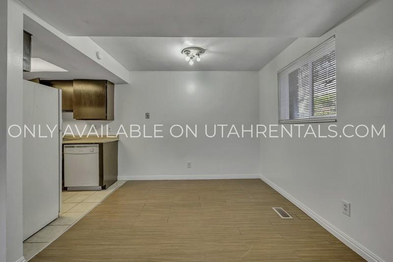 234 W Foxbridge Dr - Photo 5 of 16