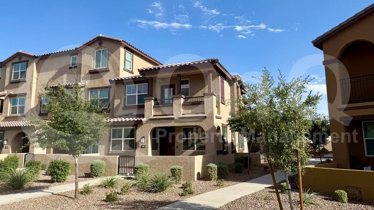 1255 N Arizona Ave #1083 - Photo 2 of 10