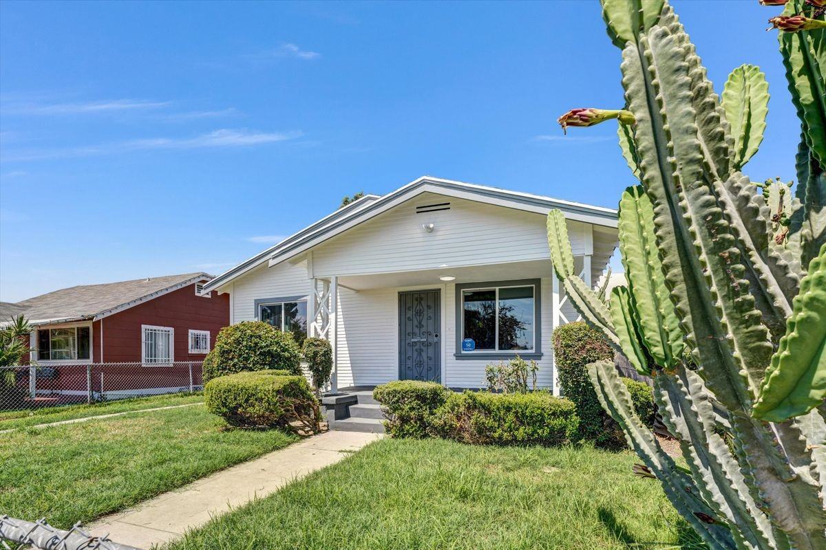 1413 E 76th Pl - Photo 2 of 28
