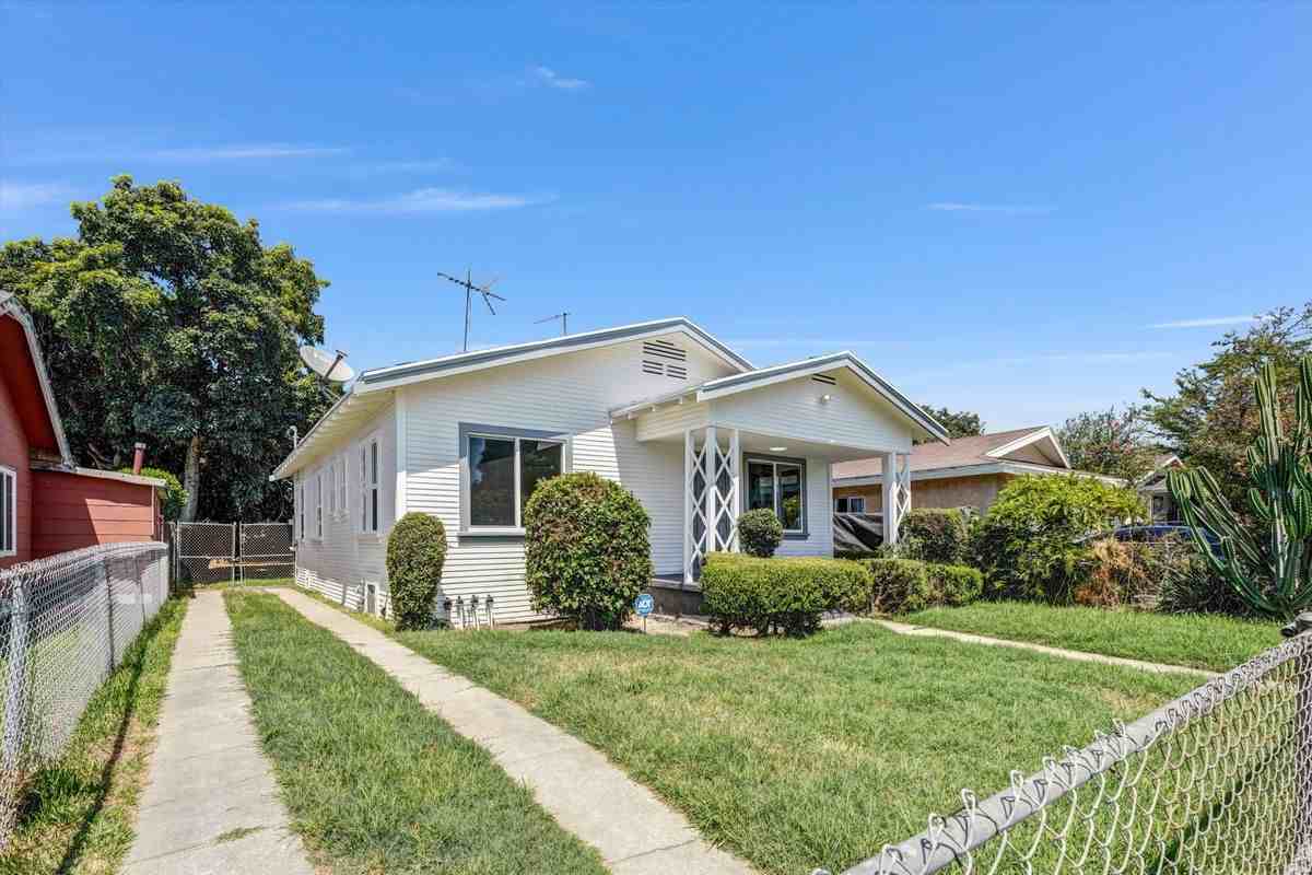 1413 E 76th Pl - Photo 3 of 28