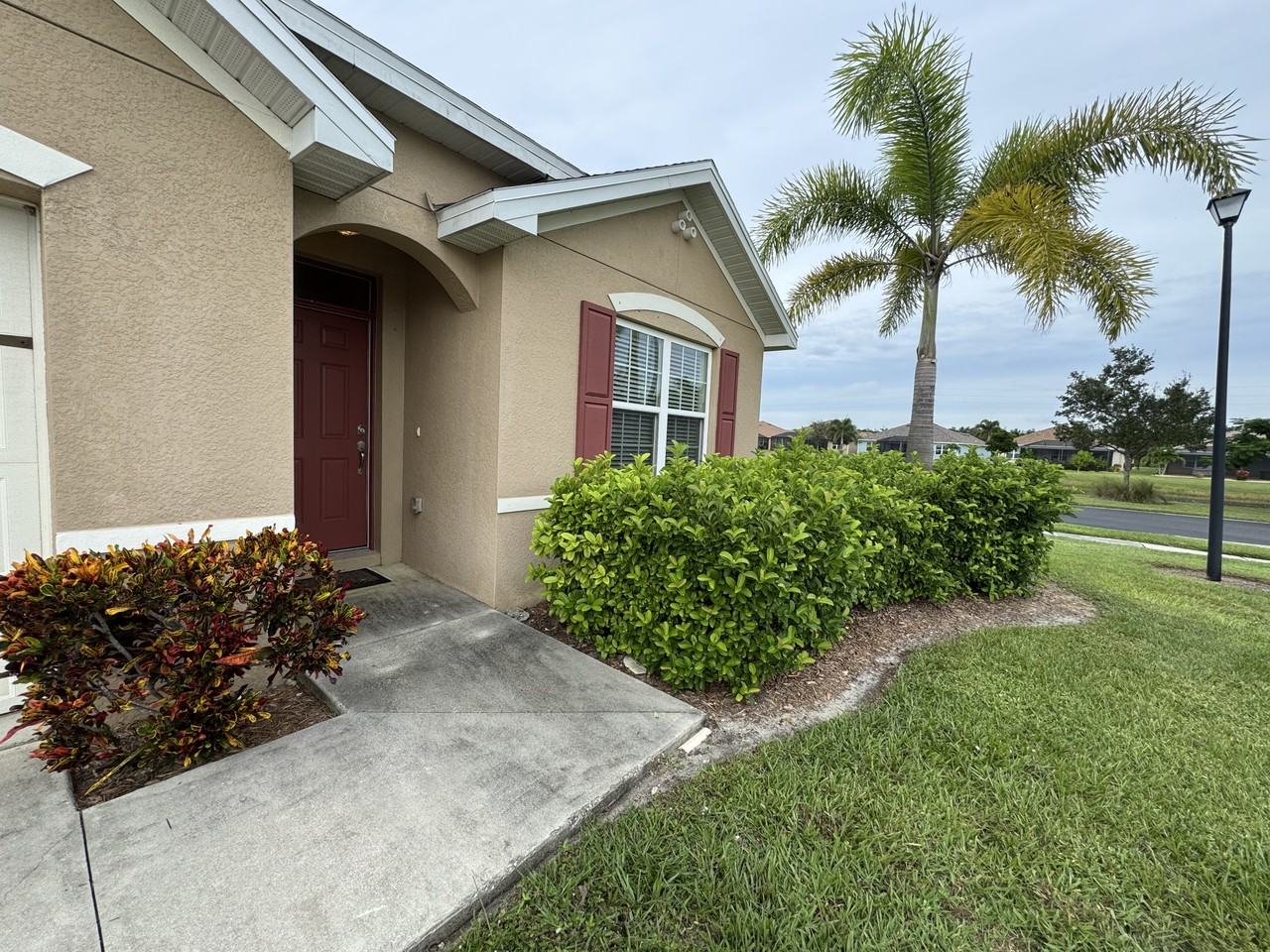 25501 Gorham Ln - Photo 2 of 26