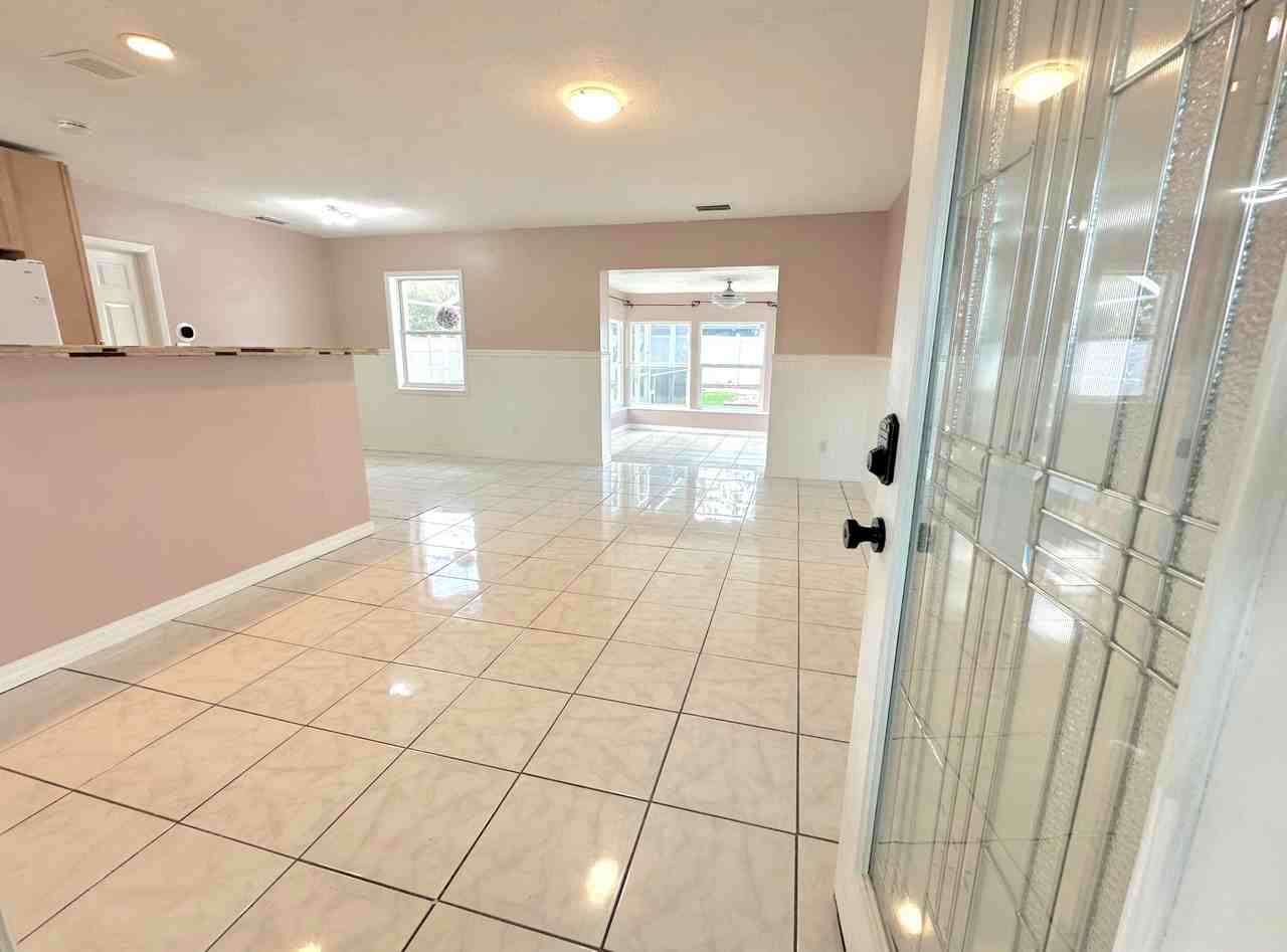 3533 Yardley Avenue North - Photo 3 of 14