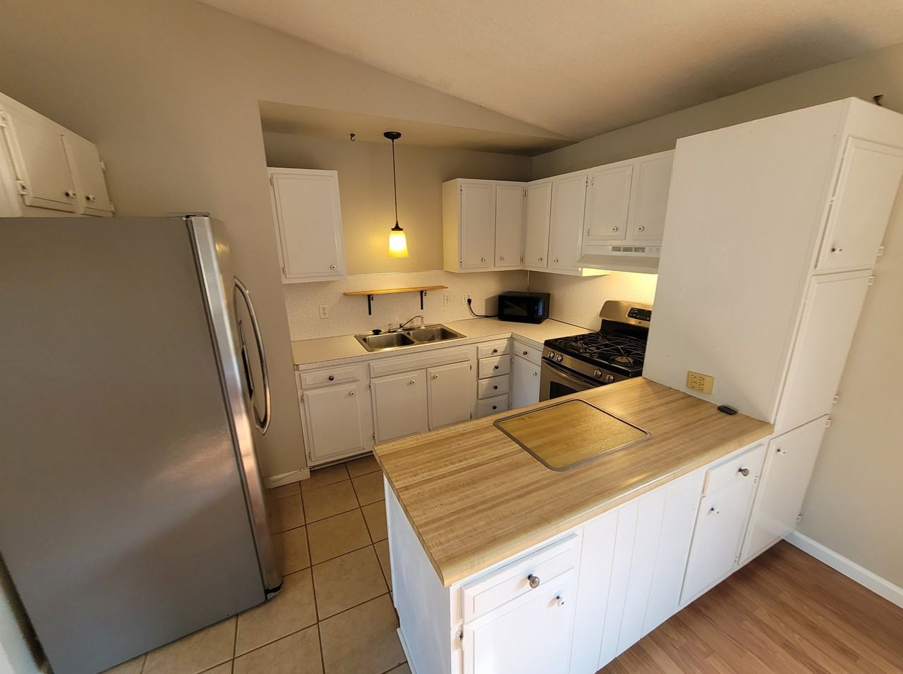 1840 Rowland Ave Se - Photo 5 of 18