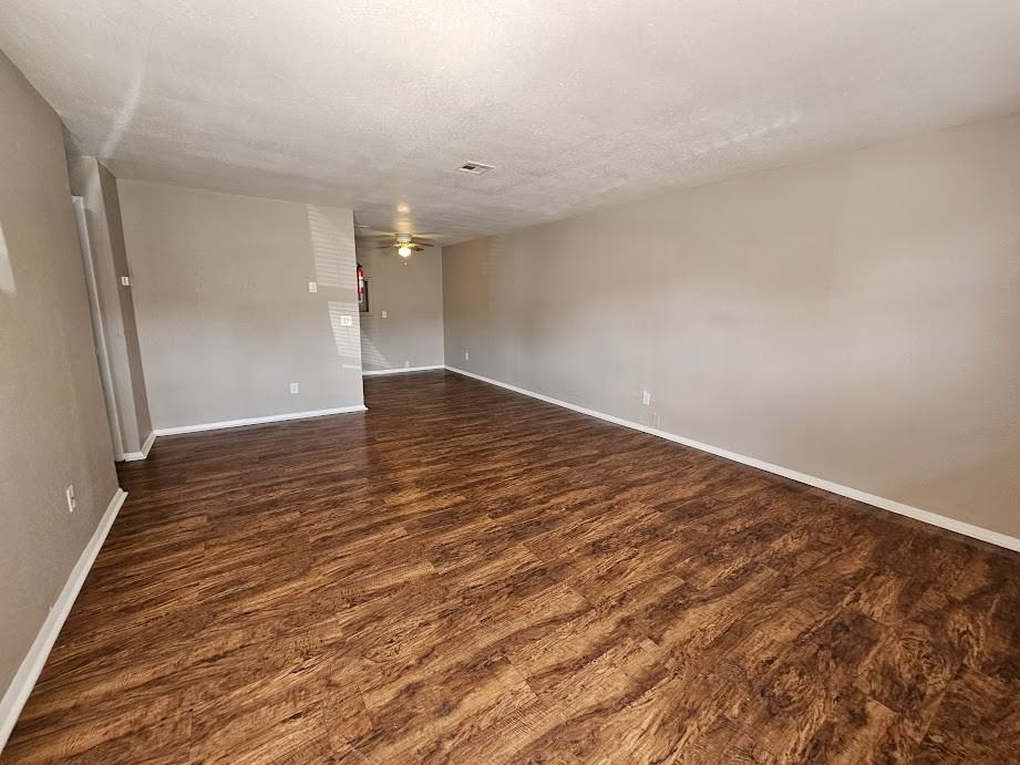 5801 Nw 33Rd St - Photo 6 of 9