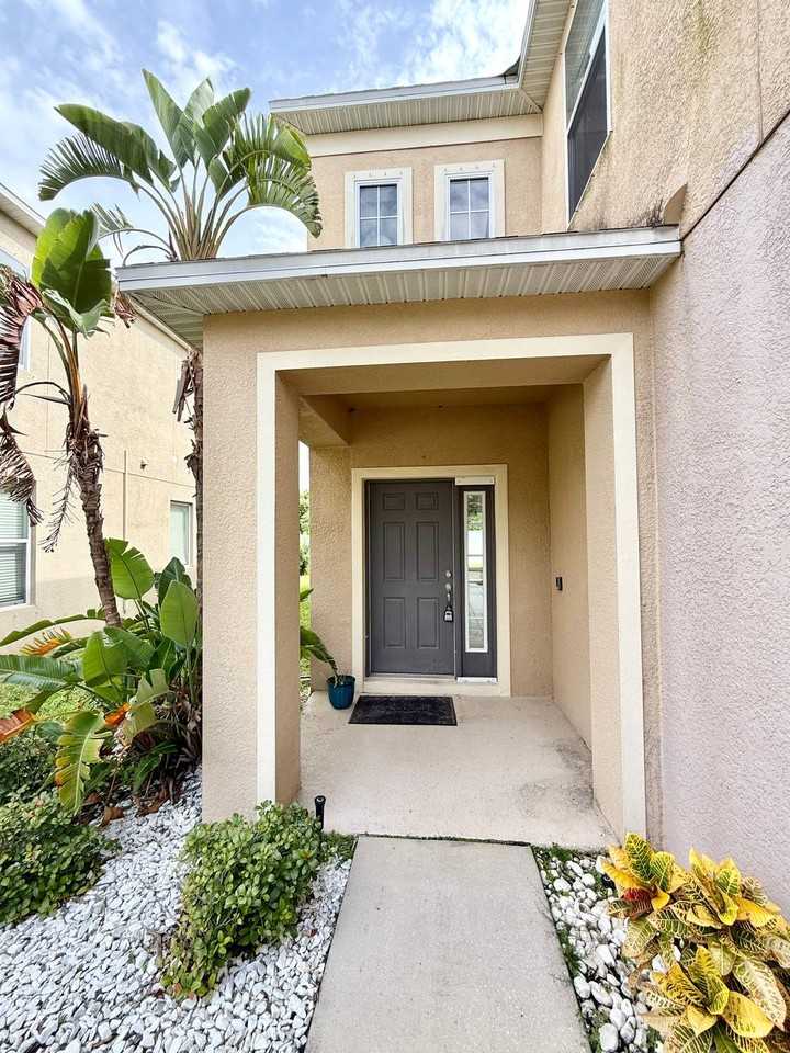 7127 Nightshade Dr - Photo 2 of 35