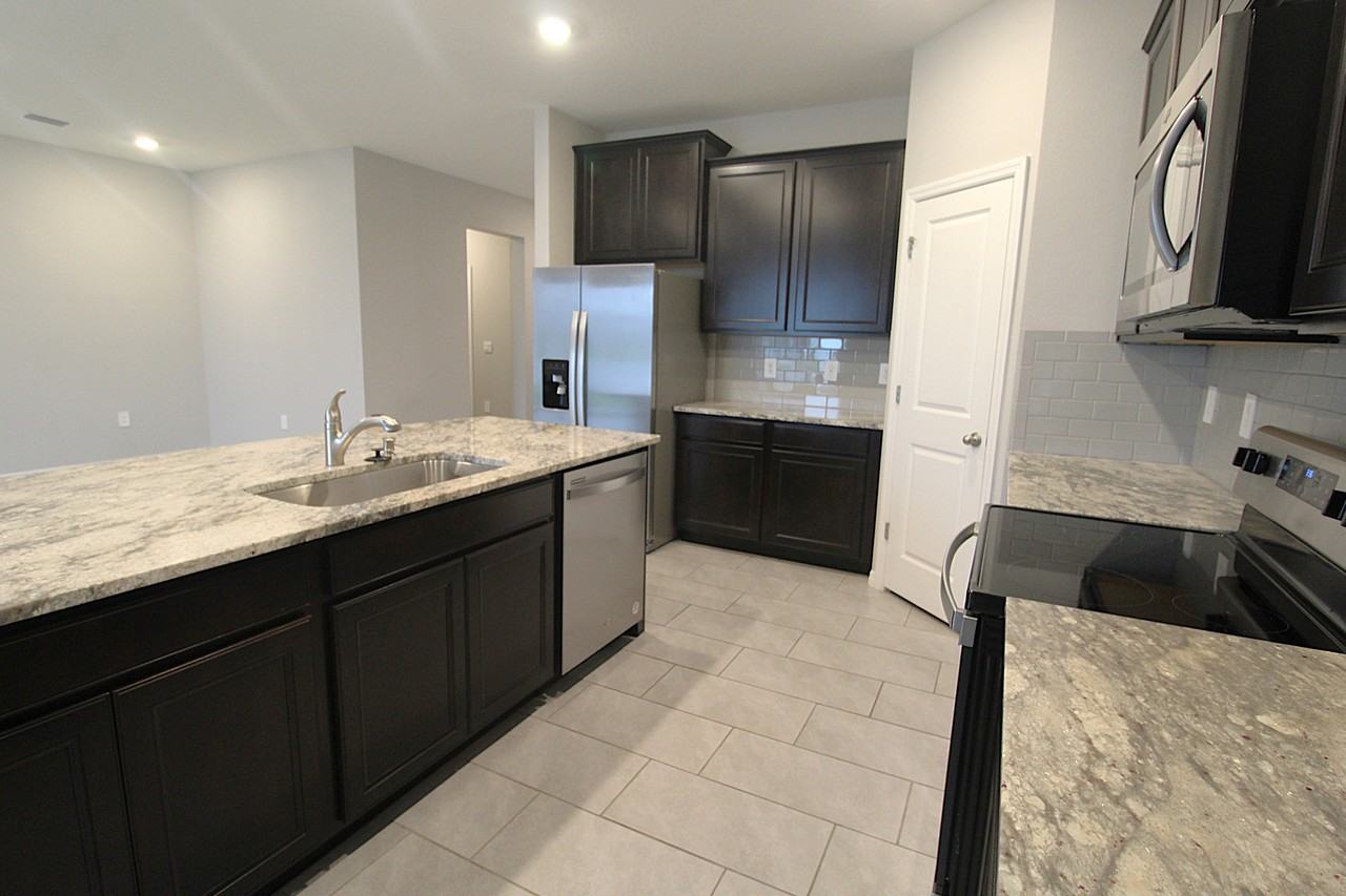 5120 Tannin Ln - Photo 3 of 27