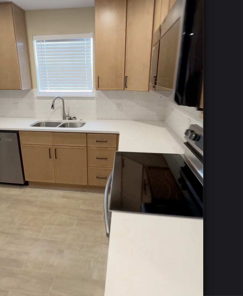 713 Harris Ave - Photo 2 of 13