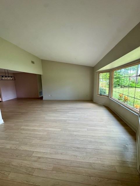 156 Live Oak Ct - Photo 3 of 18