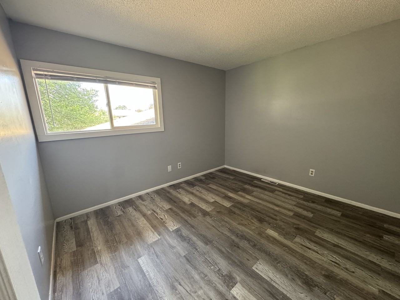 7916 Kyle Ave N - Photo 7 of 12