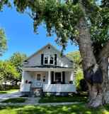 320 N Lewis St - Photo 1 of 1