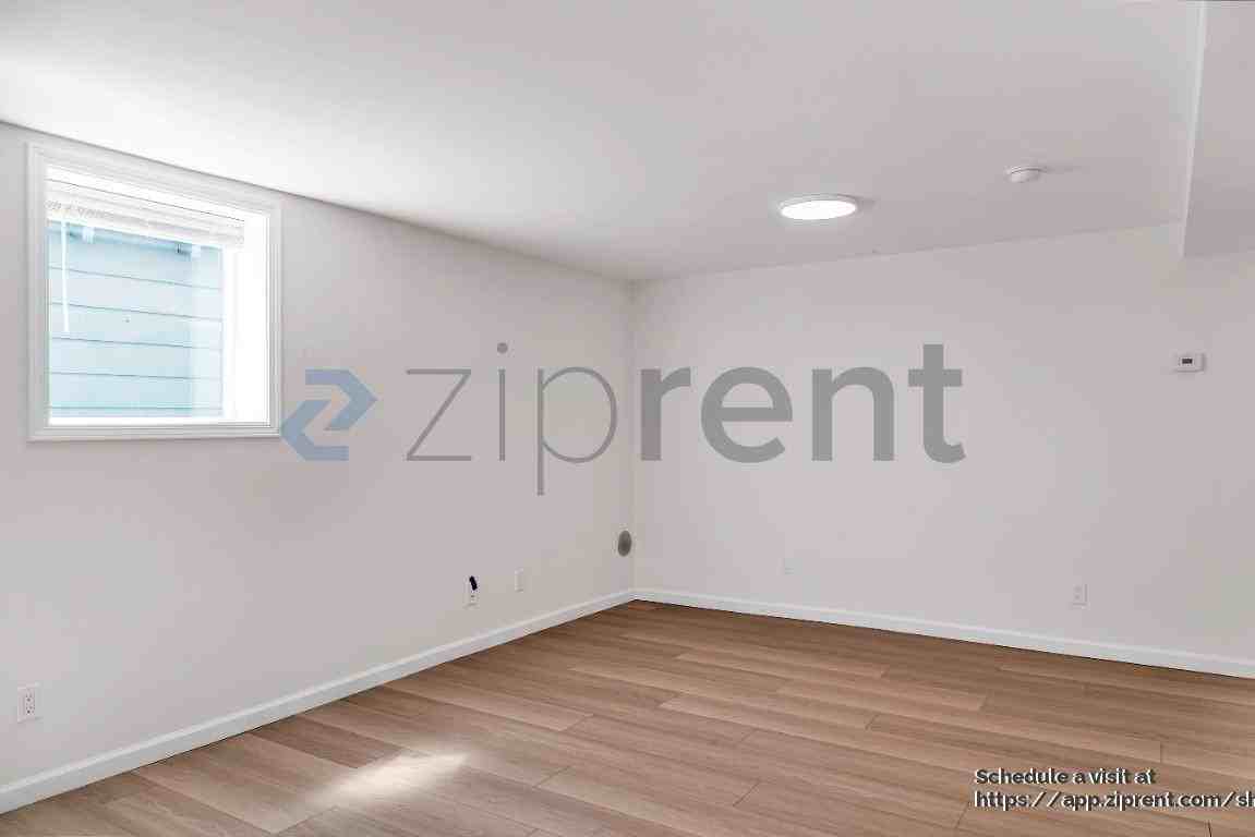 860 Olive Ave #B - Photo 4 of 17