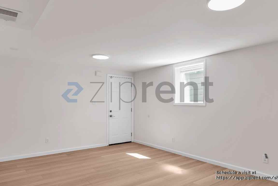 860 Olive Ave #B - Photo 5 of 17