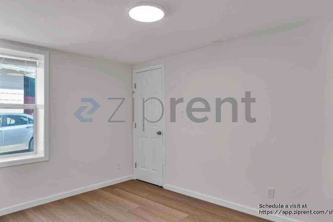 860 Olive Ave #B - Photo 6 of 17