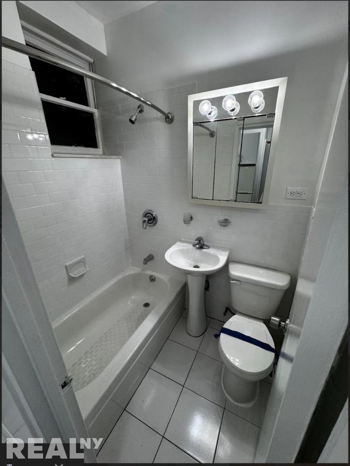 E 89th St #0A - Photo 4 of 7