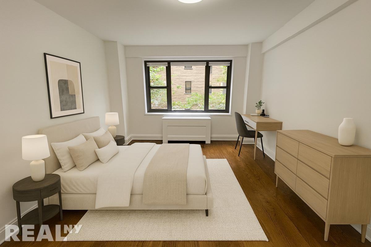 E 56th St #4D - Photo 2 of 8