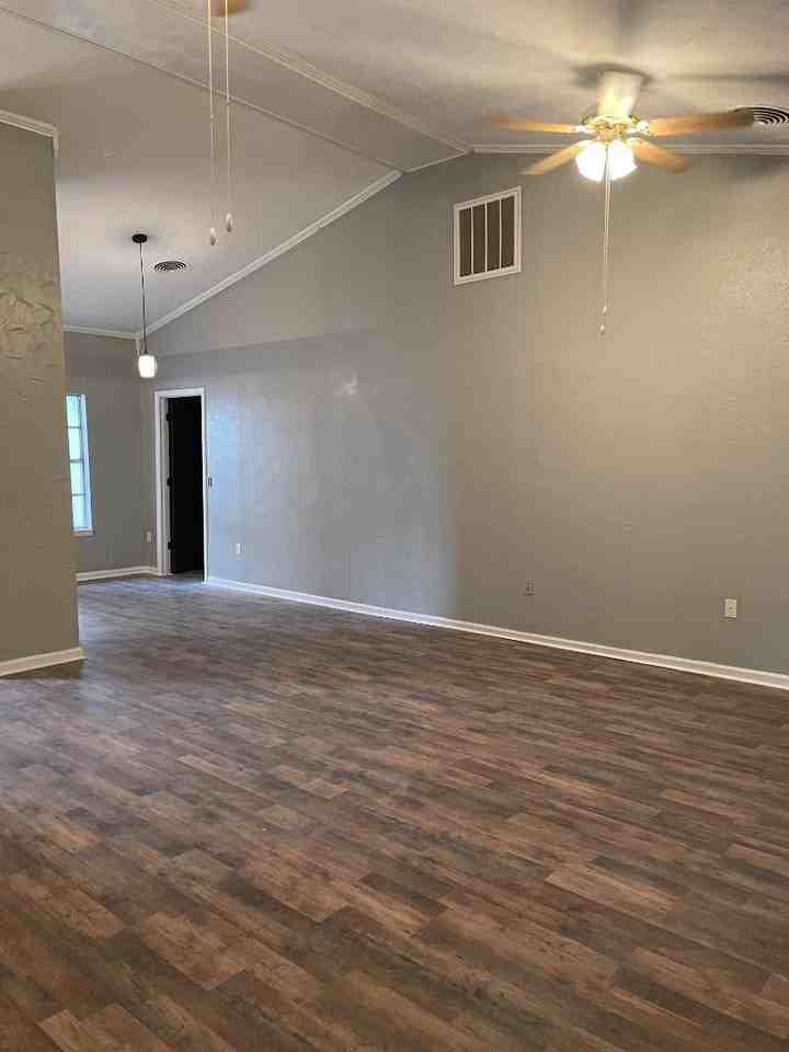 908 Ash Ave - Photo 2 of 17