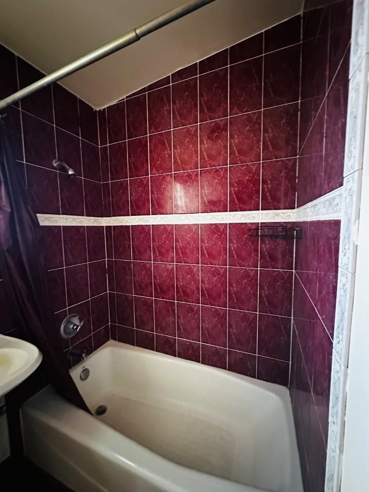 2221 Bassett Ave - Photo 6 of 10