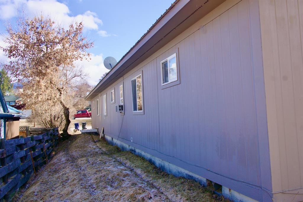 111 3rd Ave E - Photo 2 of 8