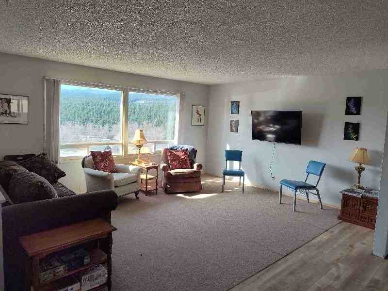 95 Purdy Dr - Photo 4 of 10