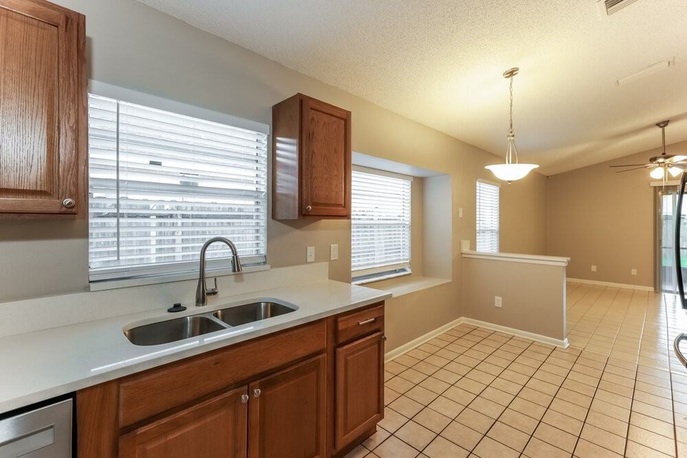 1621 Coppersmith Court - Photo 7 of 16