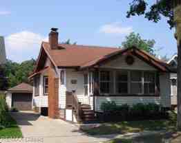 700 S Pleasant St - Photo 1 of 1